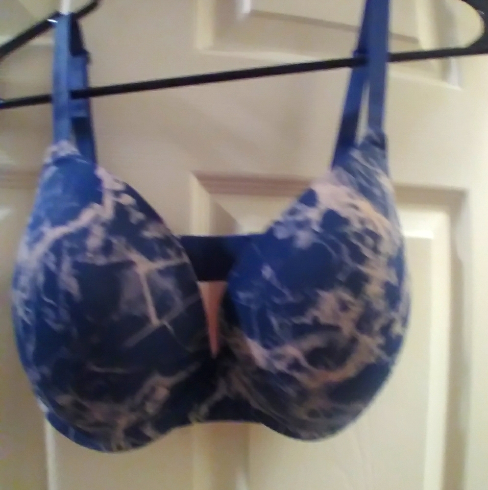 Victoria's Secret Pink 32DD push up bra